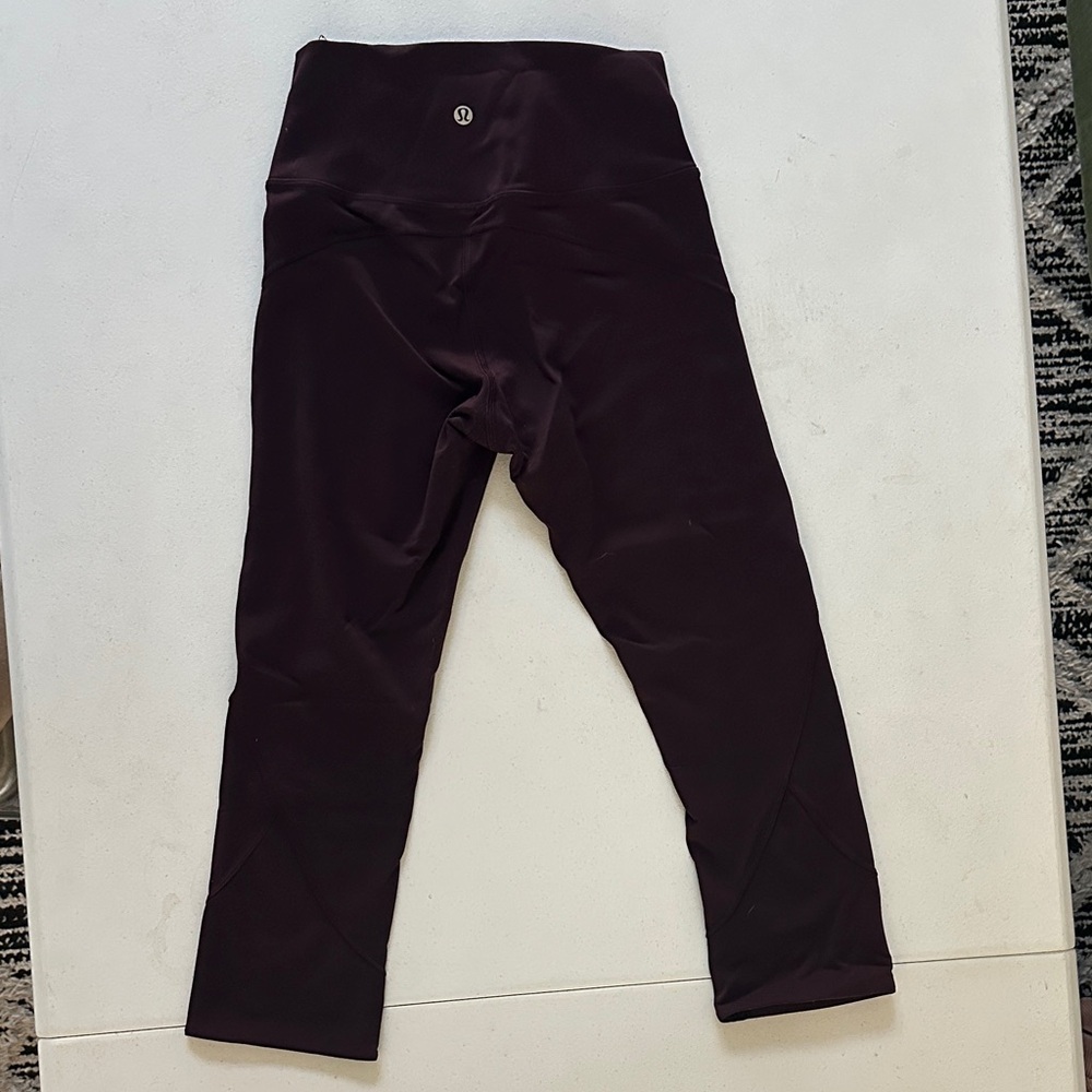 Lululemon Burgandy Capri